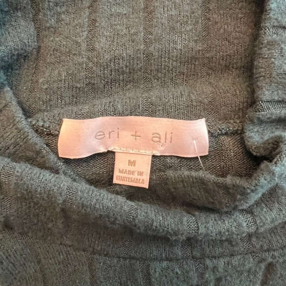 Eri + Ali x Anthropologie - Fiona Hacci Tunic
Mock Neck Sweater Pullover Sz M - Picture 8 of 10